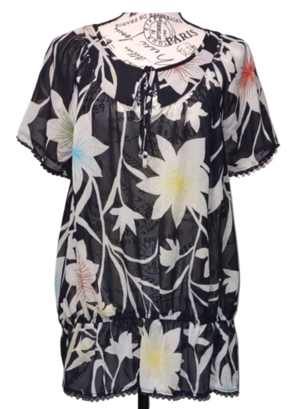 Mossimo Size L Floral Top 100% polyester Excellent
